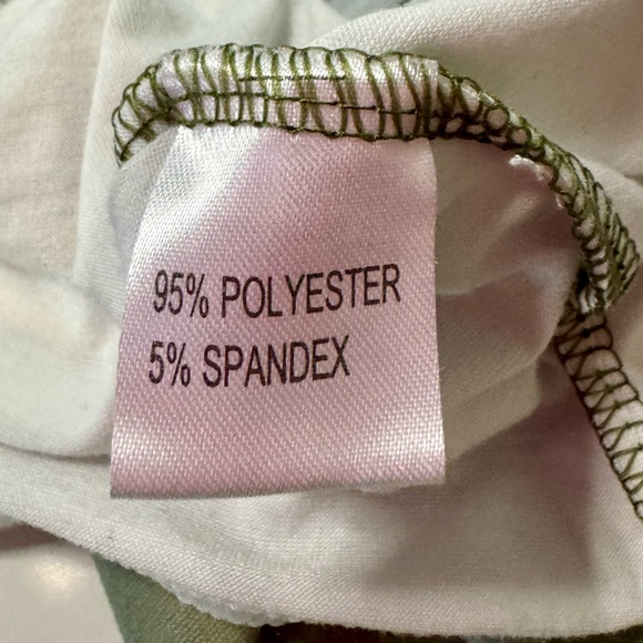 Brandy Melville Long Scoop Neck Soft Flowy Tee Shirt Olive Green Ombré XXL - Picture 7 of 12